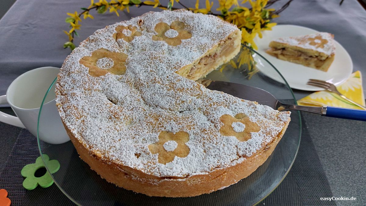 Apfeltorte_gedeckt.jpg