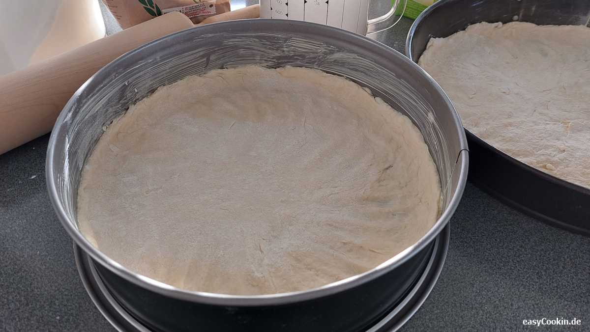 Hefeteig-Grundrezept ein Rezept von easyCookin.de