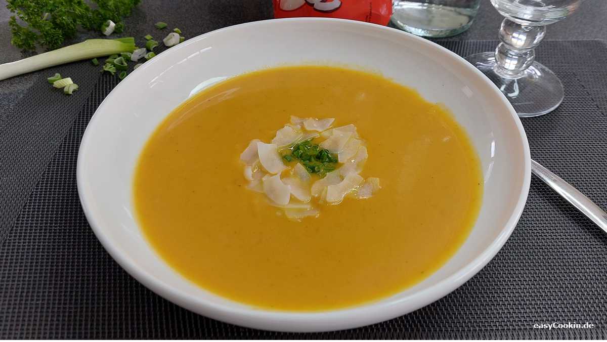 Moehren_Kokos_Suppe.jpg