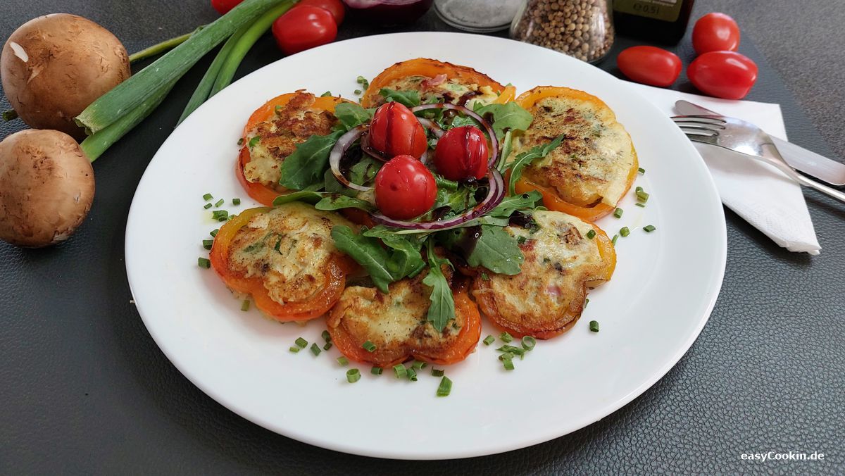 Pfannkuchenringe_mit_Rucola.jpg