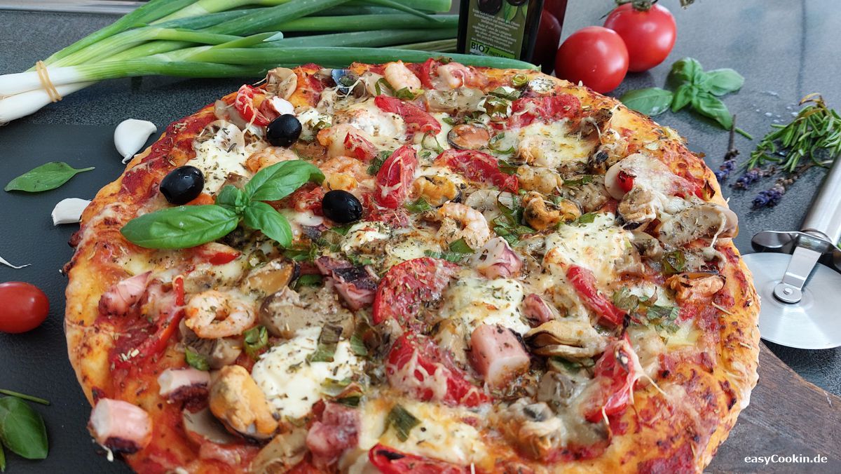 Pizza_mit_Meeresfruechten.jpg