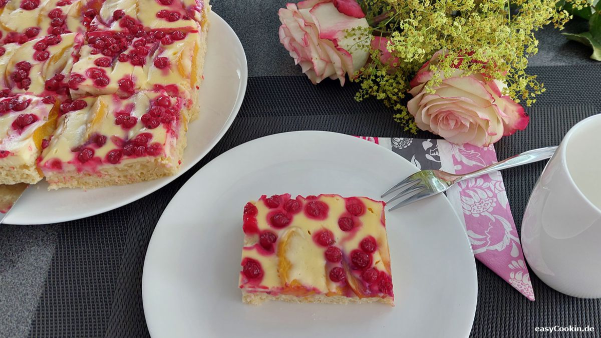 Quarkschnitten_mit_Johannisbeeren.jpg