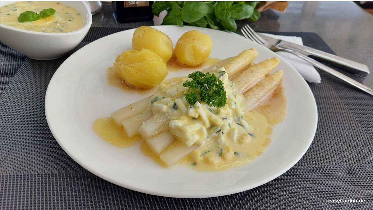 Spargel_mit_Eierdressing.jpg