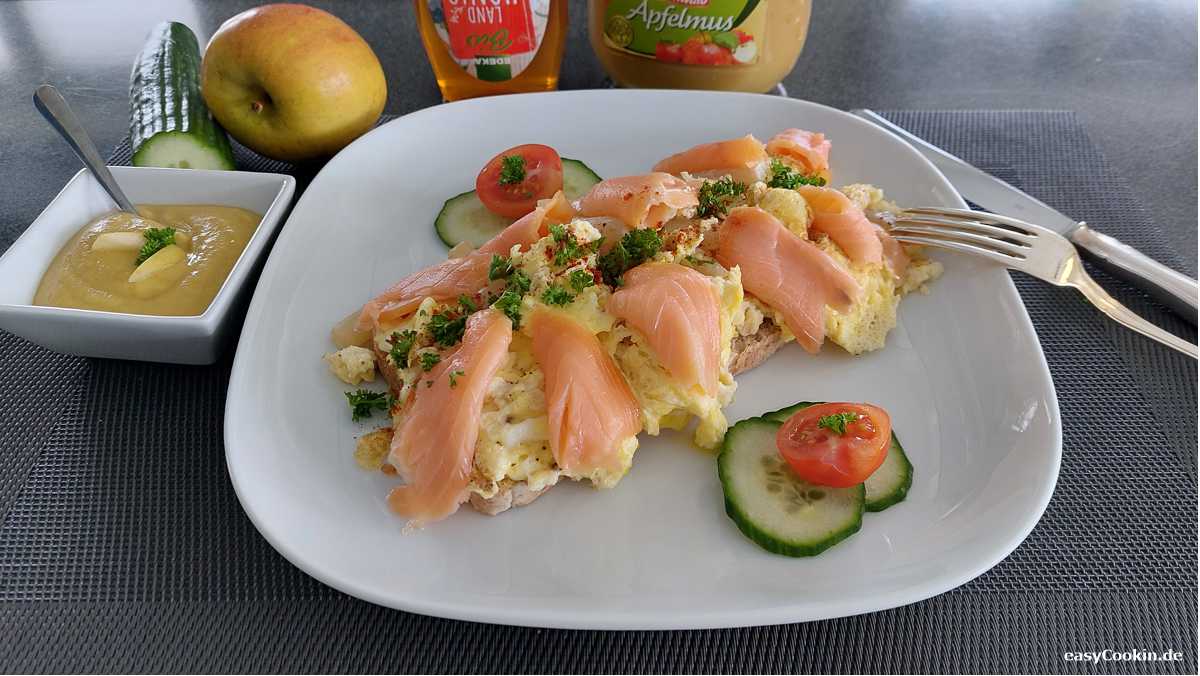 Toast_Salmon.jpg