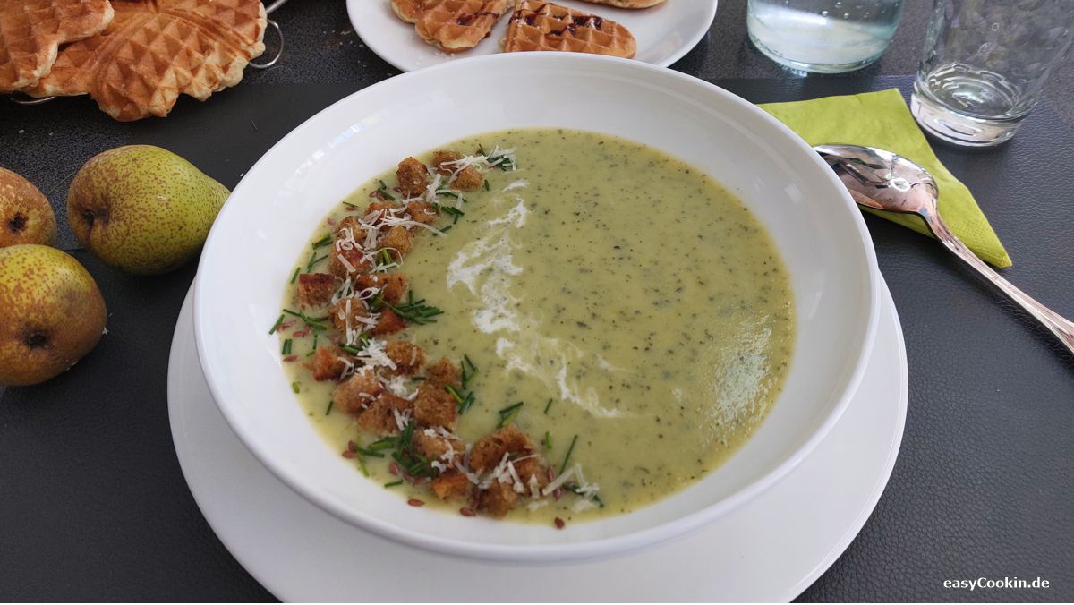 Zucchinicremesuppe.jpg